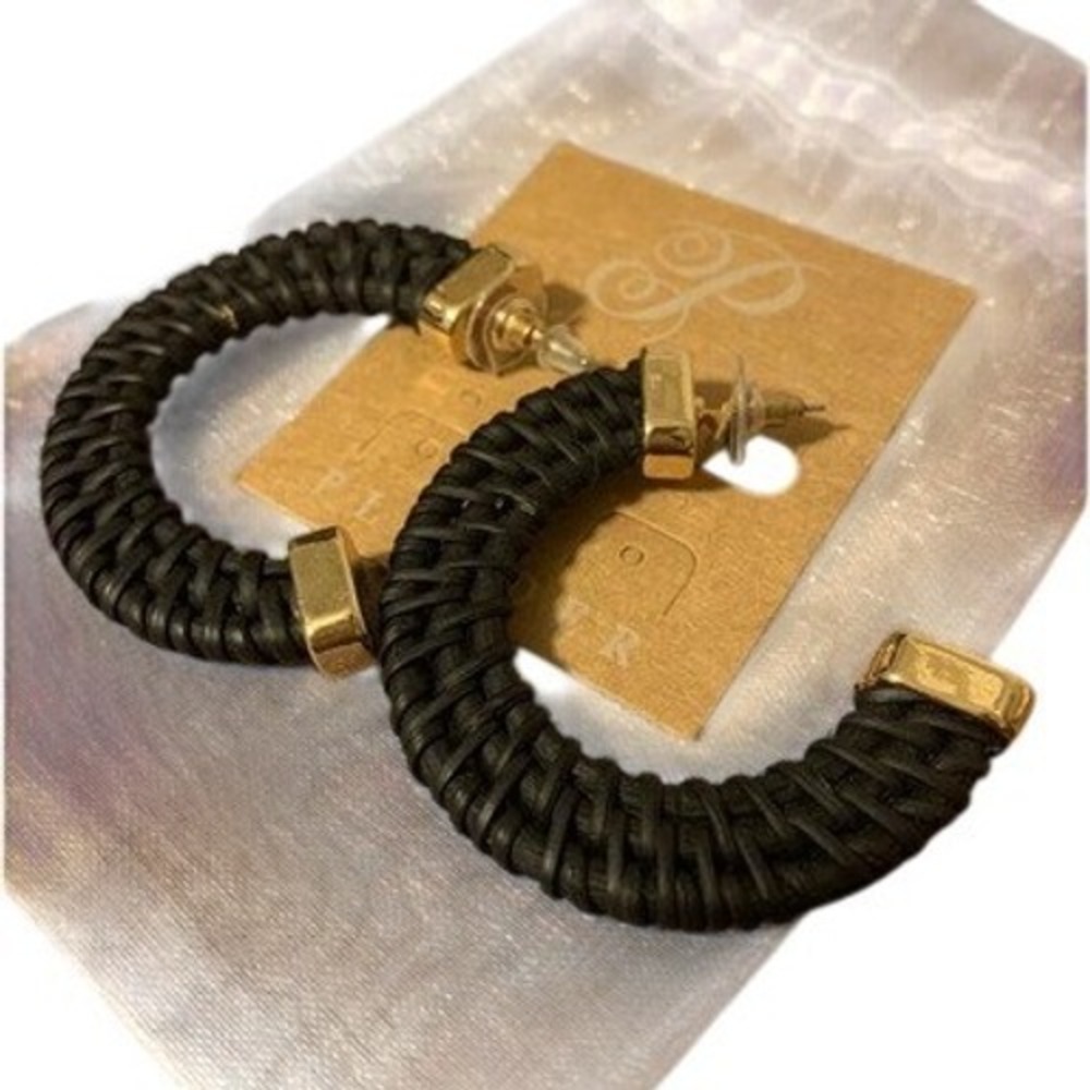 Plunder Design Black Woven Rattan Hoop Earrings Gold Tone Hardware Boho‎ C-Hoops